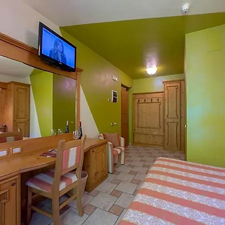 Lo Fleyé Hotel