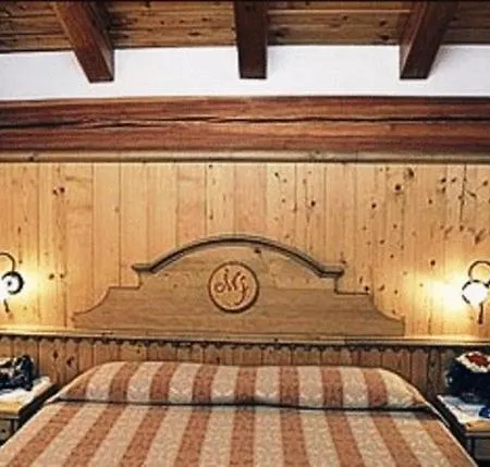 Lo Fleyé Hotel